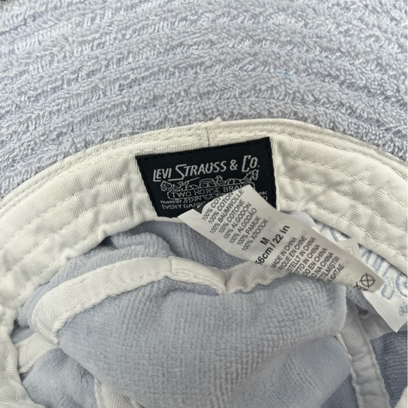 Levi's Terry Bucket Hat with Poster Logo - Picture 6 of 6